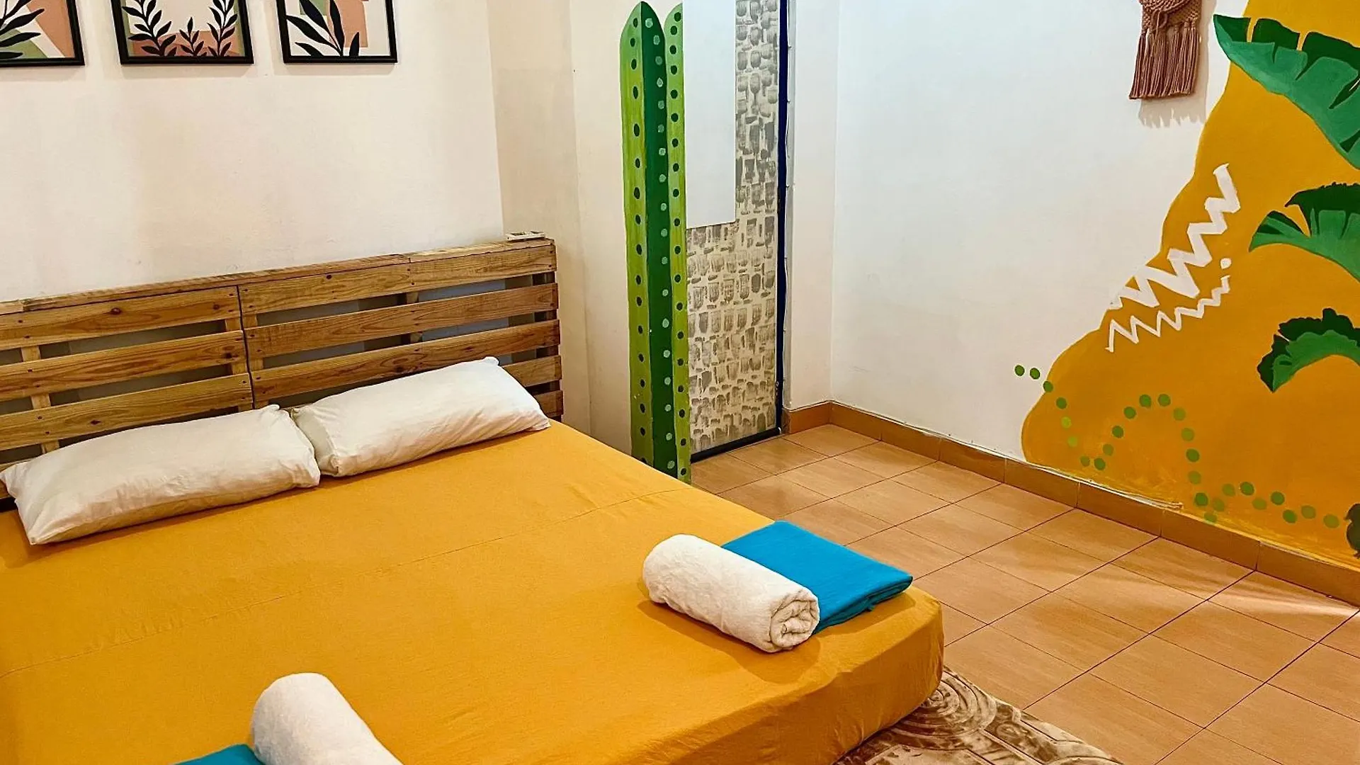 Seconds Hostel - Colombo